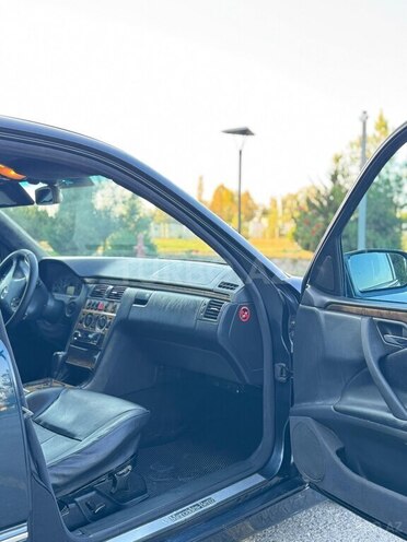 Mercedes E 240 2000, 390,000 km - 2.4 l - Kürdəmir