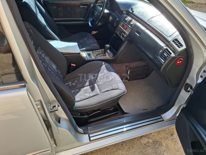 Mercedes E 240 1999, 425,000 km - 2.4 l - Bakı