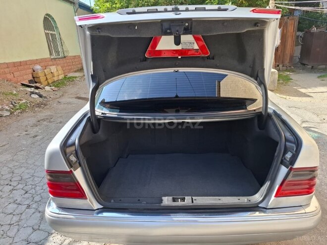 Mercedes E 240 1999, 425,000 km - 2.4 l - Bakı