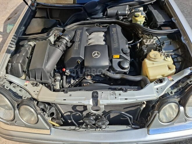 Mercedes E 240 1999, 425,000 km - 2.4 l - Bakı