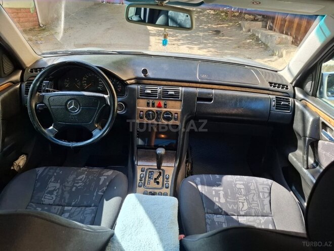 Mercedes E 240 1999, 425,000 km - 2.4 l - Bakı