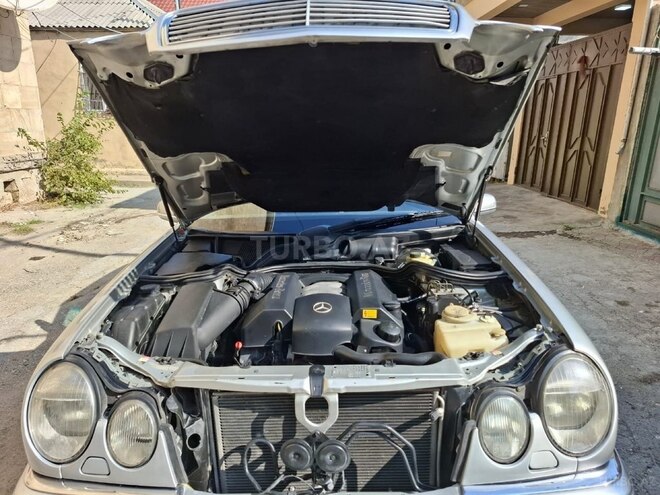 Mercedes E 240 1999, 425,000 km - 2.4 l - Bakı