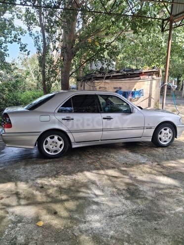 Mercedes C 220 1999, 358,000 km - 2.2 l - Ağcabədi