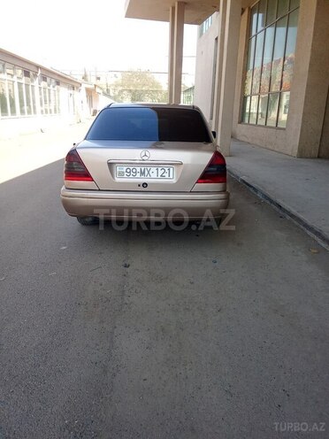 Mercedes C 220 1994, 260,000 km - 2.2 l - Salyan