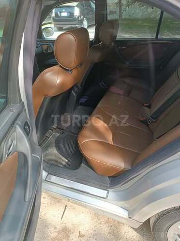 Mercedes E 320 2000, 430,000 km - 3.2 l - Şirvan