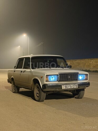 LADA (VAZ) 2107 2005, 24,950 km - 1.6 l - Salyan