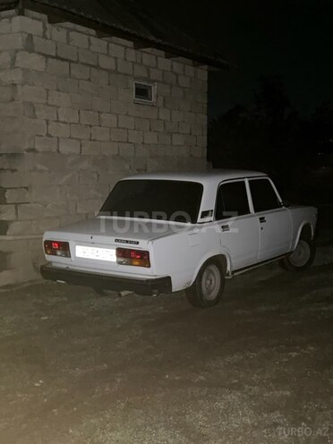 LADA (VAZ) 2107 2005, 24,950 km - 1.6 l - Salyan