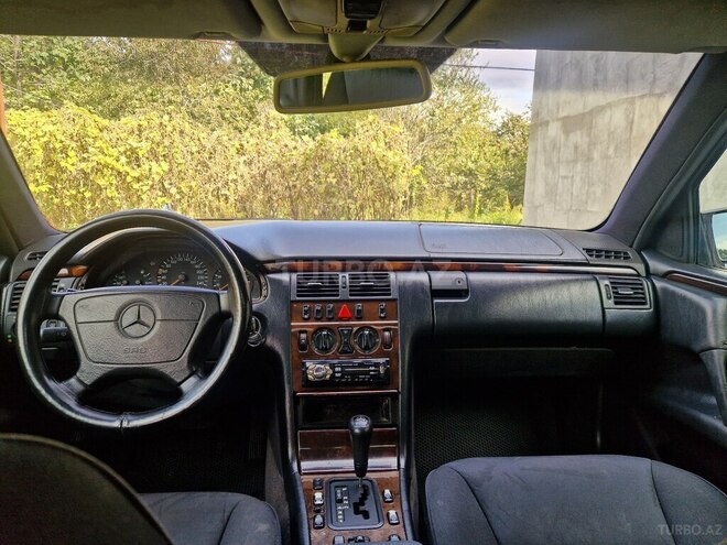 Mercedes E 240 1997, 600,100 km - 2.4 л - Qəbələ