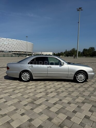 Mercedes E 220 2000, 342,000 km - 2.2 l - Bakı
