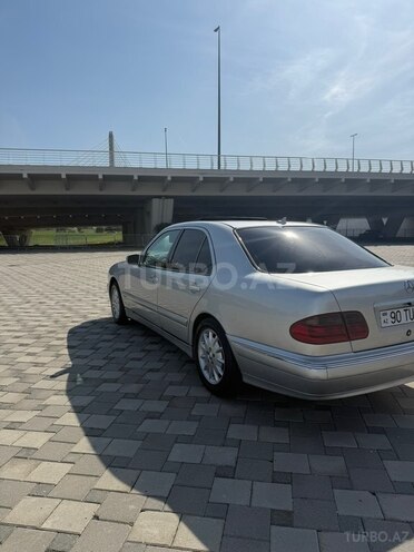 Mercedes E 220 2000, 342,000 km - 2.2 l - Bakı