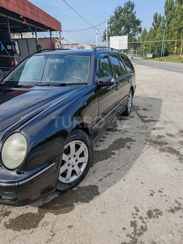Mercedes E 270 2000, 460,549 km - 2.7 л - Quba