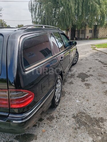 Mercedes E 270 2000, 460,549 km - 2.7 л - Quba