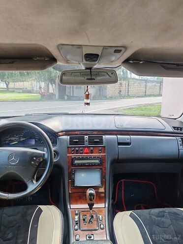 Mercedes E 270 2000, 460,549 km - 2.7 л - Quba
