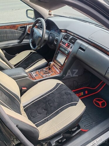 Mercedes E 270 2000, 460,549 km - 2.7 л - Quba