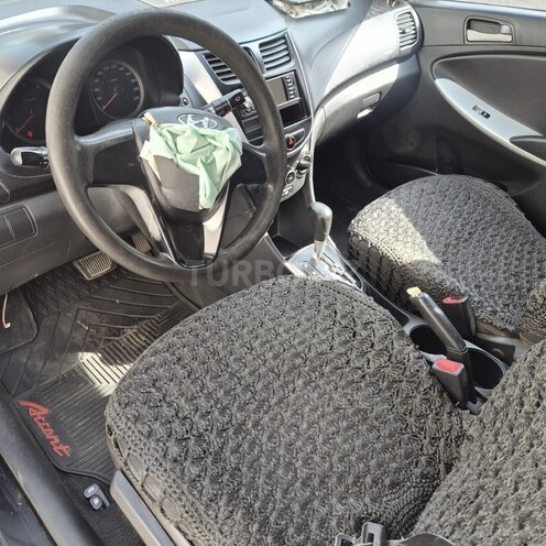Hyundai Accent 2011, 302,658 km - 1.4 л - Bakı