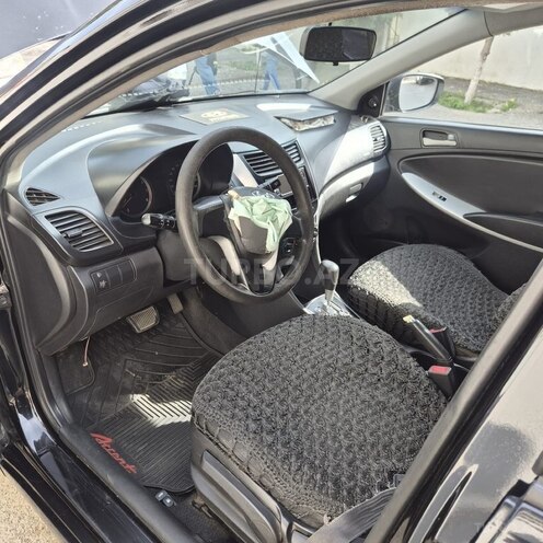 Hyundai Accent 2011, 302,658 km - 1.4 л - Bakı