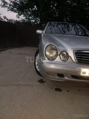 Mercedes E 220 2000, 500,000 km - 2.2 l - Ağdaş