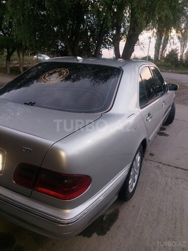 Mercedes E 220 2000, 500,000 km - 2.2 l - Ağdaş
