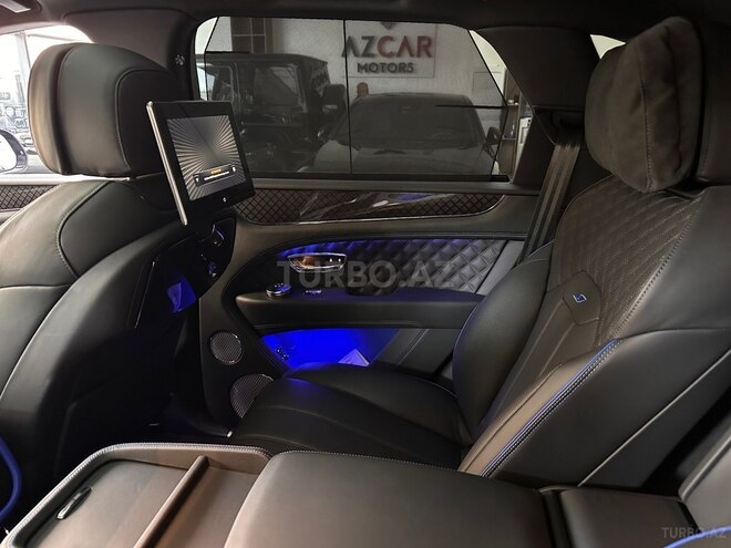 Bentley Bentayga 2025, 13,284 km - 4.0 l - Bakı