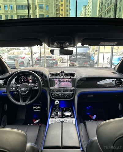 Bentley Bentayga 2025, 13,284 km - 4.0 l - Bakı