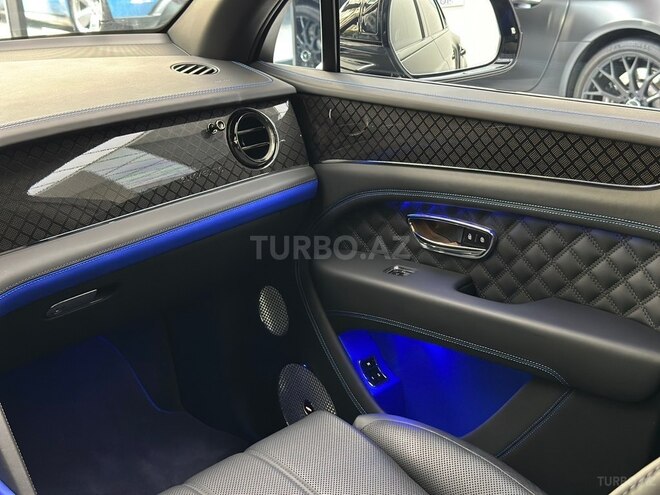 Bentley Bentayga 2025, 13,284 km - 4.0 l - Bakı