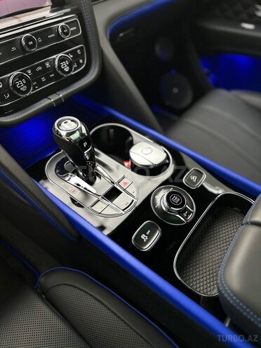 Bentley Bentayga 2025, 13,284 km - 4.0 l - Bakı