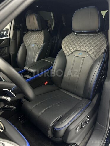 Bentley Bentayga 2025, 13,284 km - 4.0 l - Bakı