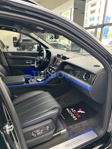 Bentley Bentayga 2025, 13,284 km - 4.0 l - Bakı