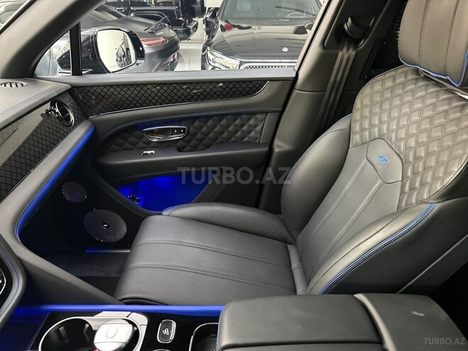 Bentley Bentayga 2025, 13,284 km - 4.0 l - Bakı