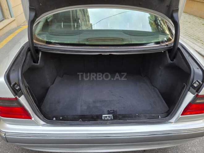 Mercedes E 240 2000, 290,000 km - 2.4 л - Bakı