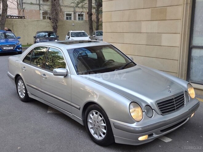 Mercedes E 240 2000, 290,000 km - 2.4 л - Bakı