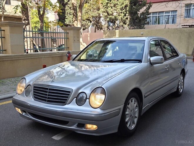 Mercedes E 240 2000, 290,000 km - 2.4 л - Bakı