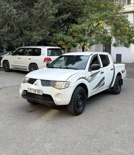 Mitsubishi L200 2006, 249,000 km - 2.4 l - Bakı