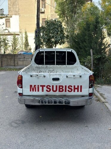 Mitsubishi L200 2006, 249,000 km - 2.4 l - Bakı