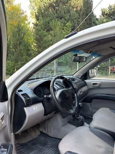 Mitsubishi L200 2006, 249,000 km - 2.4 l - Bakı