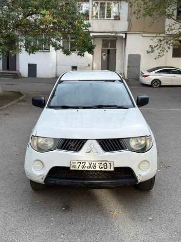 Mitsubishi L200 2006, 249,000 km - 2.4 l - Bakı