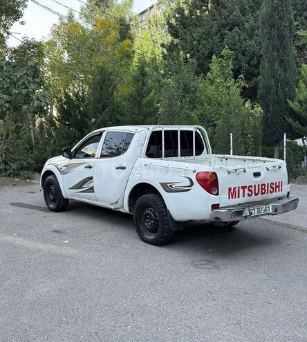 Mitsubishi L200 2006, 249,000 km - 2.4 l - Bakı