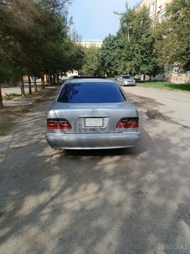 Mercedes E 320 2000, 430,000 km - 3.2 l - Şirvan