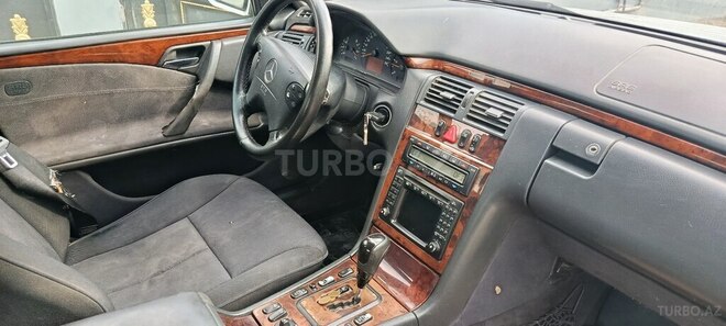 Mercedes E 220 2001, 460,000 km - 2.2 л - Bakı