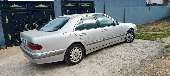 Mercedes E 220 2001, 460,000 km - 2.2 л - Bakı