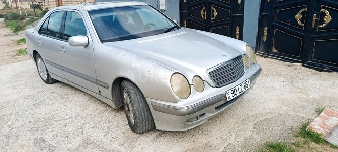 Mercedes E 220 2001, 460,000 km - 2.2 л - Bakı