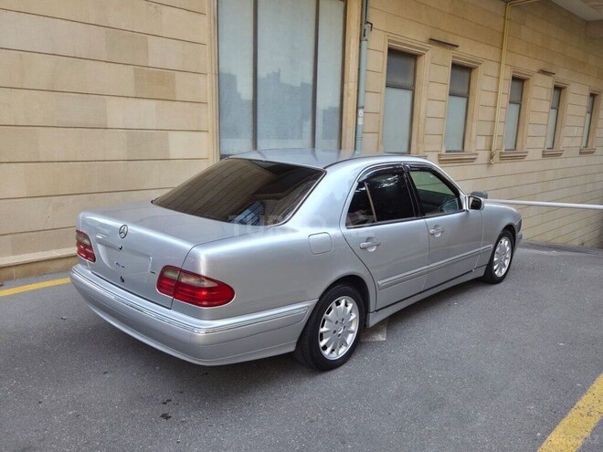 Mercedes E 220 2000, 440,000 km - 2.2 l - Bakı
