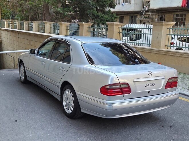 Mercedes E 220 2000, 440,000 km - 2.2 l - Bakı