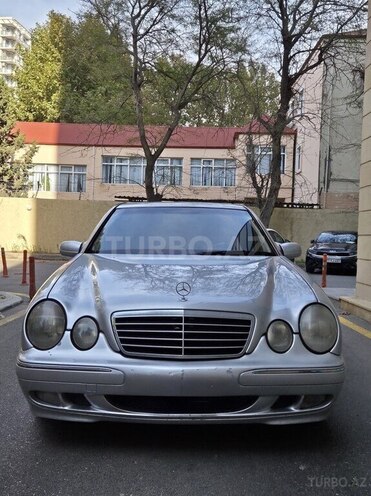 Mercedes E 220 2000, 440,000 km - 2.2 l - Bakı