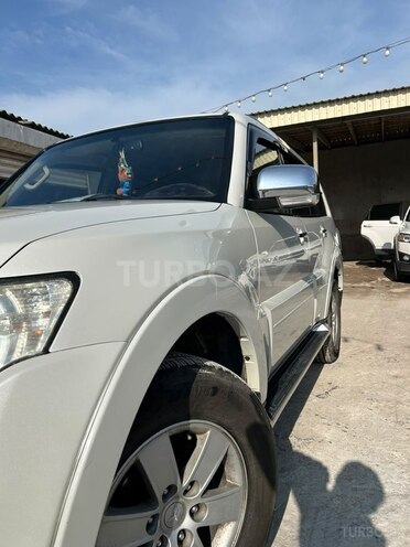 Mitsubishi Pajero 2008, 187,000 km - 3.0 l - Bakı
