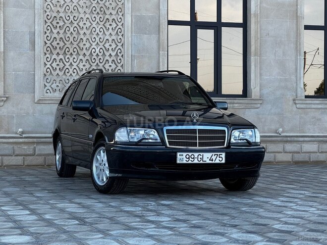 Mercedes C 220 2000, 261,000 km - 2.2 l - Saatlı