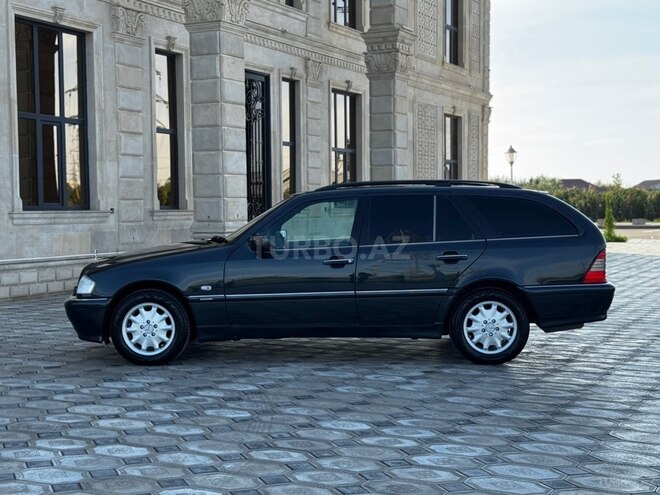 Mercedes C 220 2000, 261,000 km - 2.2 l - Saatlı