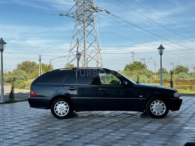 Mercedes C 220 2000, 261,000 km - 2.2 l - Saatlı