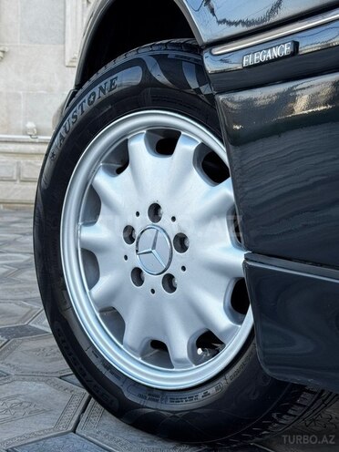 Mercedes C 220 2000, 261,000 km - 2.2 l - Saatlı