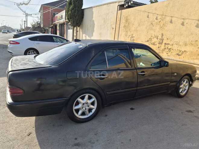 Mercedes E 220 1997, 295,000 km - 2.2 л - Bakı